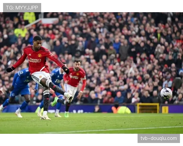 曼联3-1埃弗顿，B费传射助球队巩固前六位置