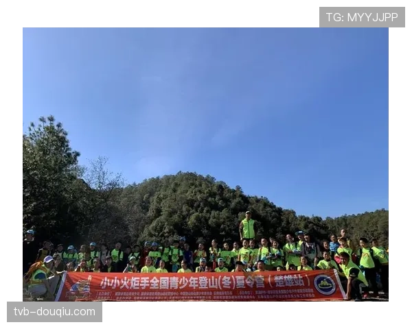 德甲俱乐部社区活动：青少年训练营启动冬令营计划